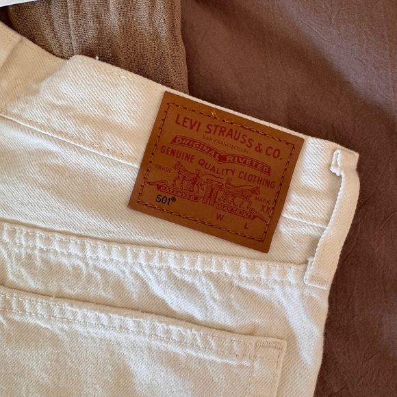 NEW WITH TAGS Levi’s 501s - Picture 3 of 5
